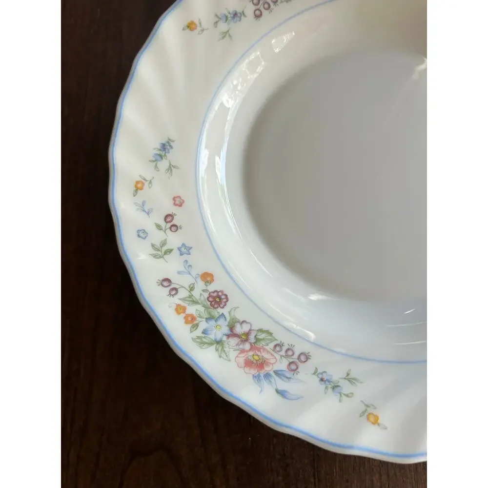 4 Arcopal France Victoria Floral salad Plates French milk glass